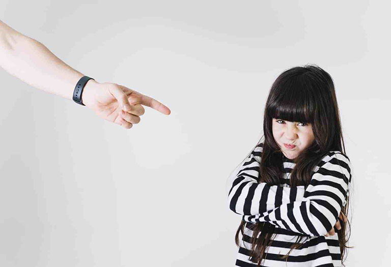 Con cái xa lánh cha mẹ