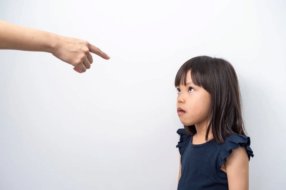 Cách giúp con nhút nhát trở nên tự tin