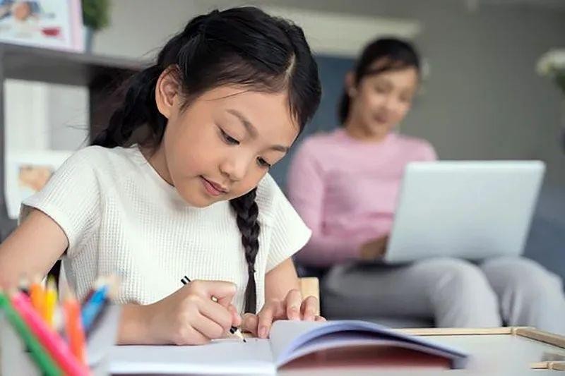 Giúp con tự học